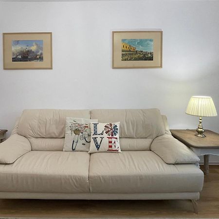 2_Traveler'S Retreat Apartment Brasov Ngoại thất bức ảnh