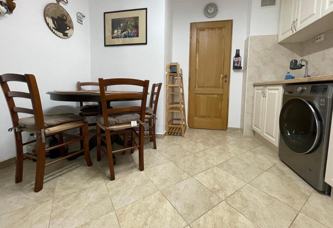2_Traveler'S Retreat Apartment Brasov Ngoại thất bức ảnh