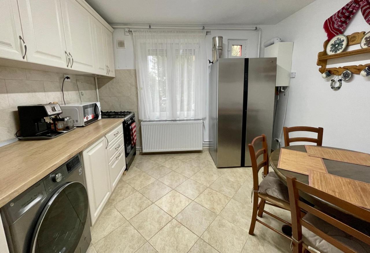2_Traveler'S Retreat Apartment Brasov Ngoại thất bức ảnh