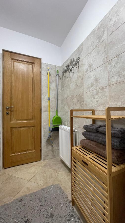 2_Traveler'S Retreat Apartment Brasov Ngoại thất bức ảnh