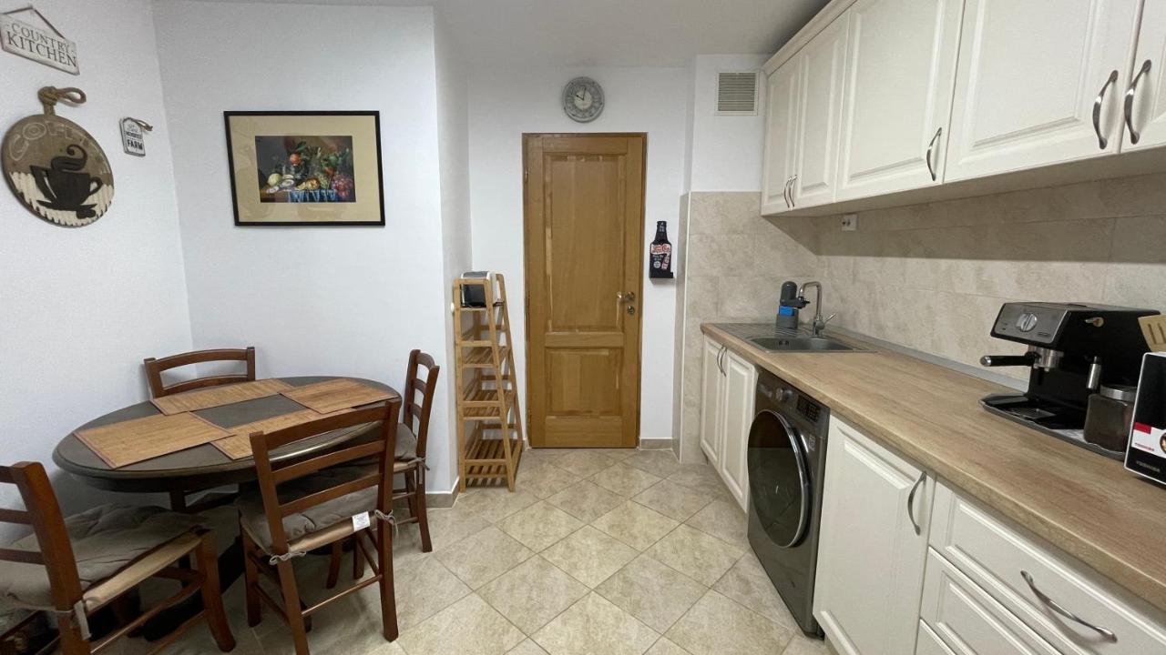 2_Traveler'S Retreat Apartment Brasov Ngoại thất bức ảnh