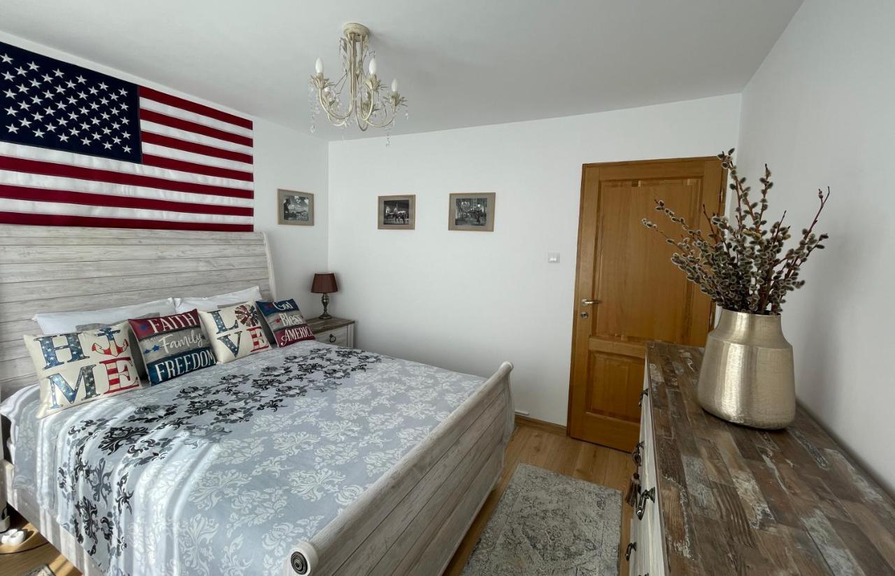2_Traveler'S Retreat Apartment Brasov Ngoại thất bức ảnh