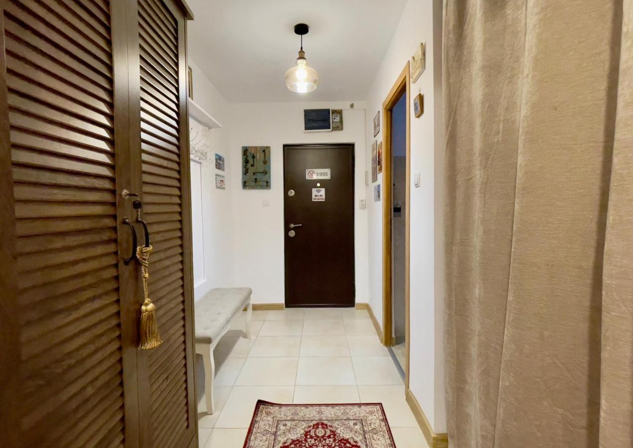 2_Traveler'S Retreat Apartment Brasov Ngoại thất bức ảnh
