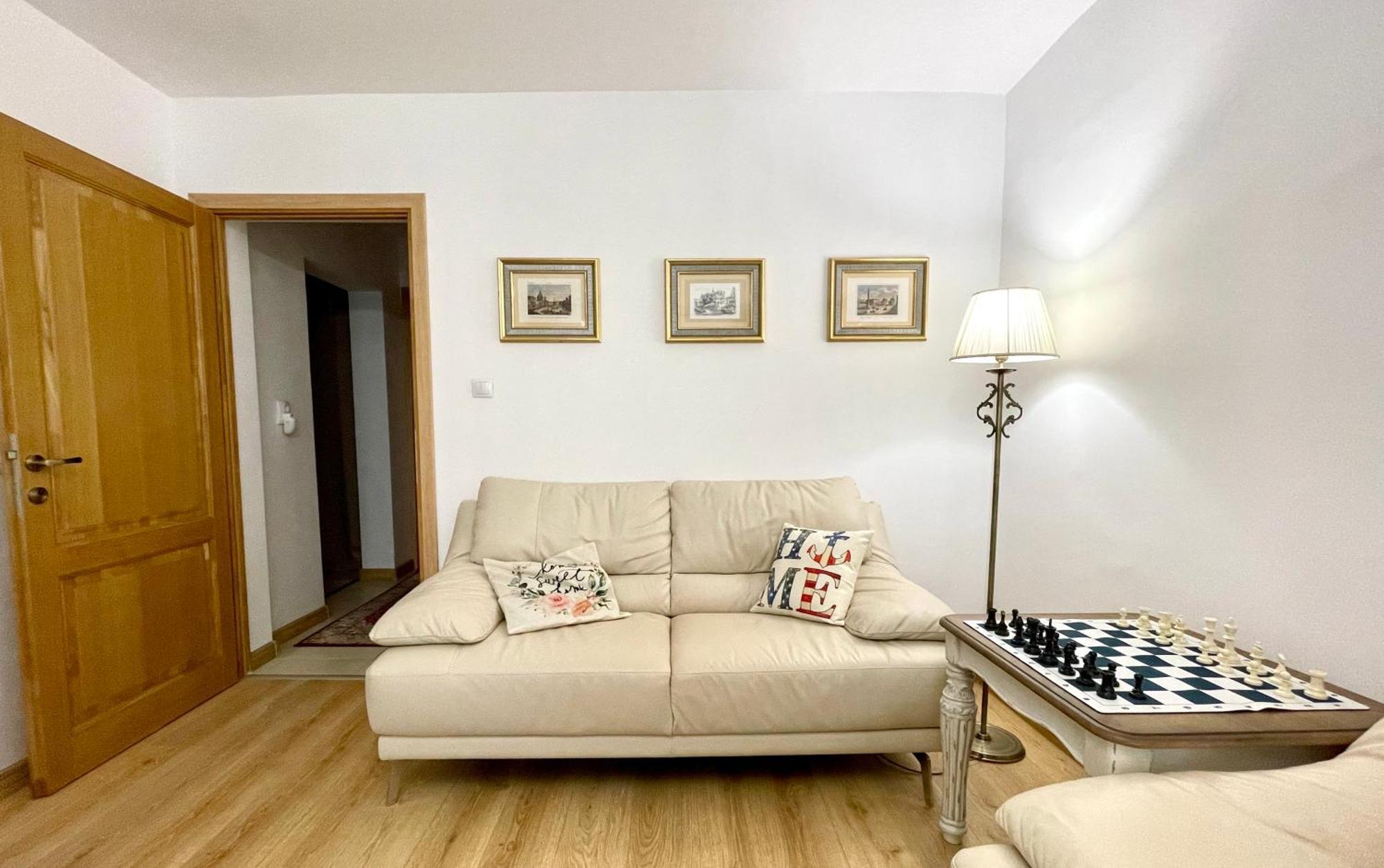 2_Traveler'S Retreat Apartment Brasov Ngoại thất bức ảnh